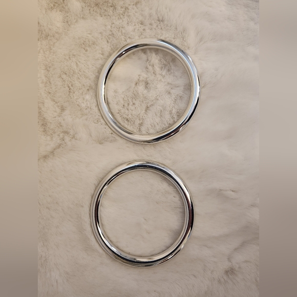 2/$10 - NWOT Silver Bracelets set of 2 - Picture 2 of 2